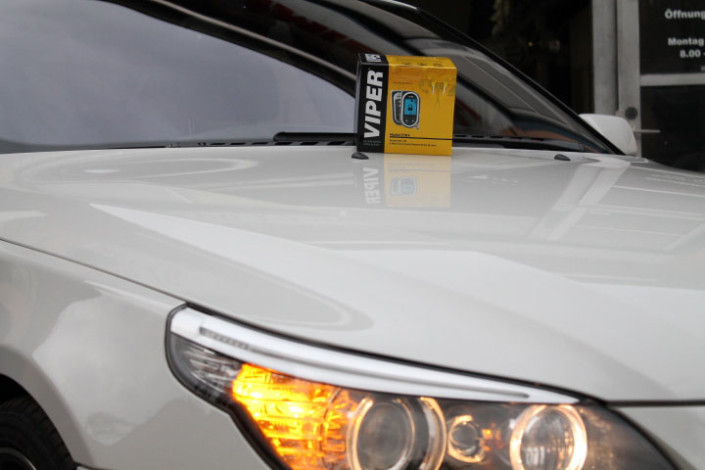 Motorfernstart BMW E60/E61 mit Viper Alarmanlage verbunden Autos